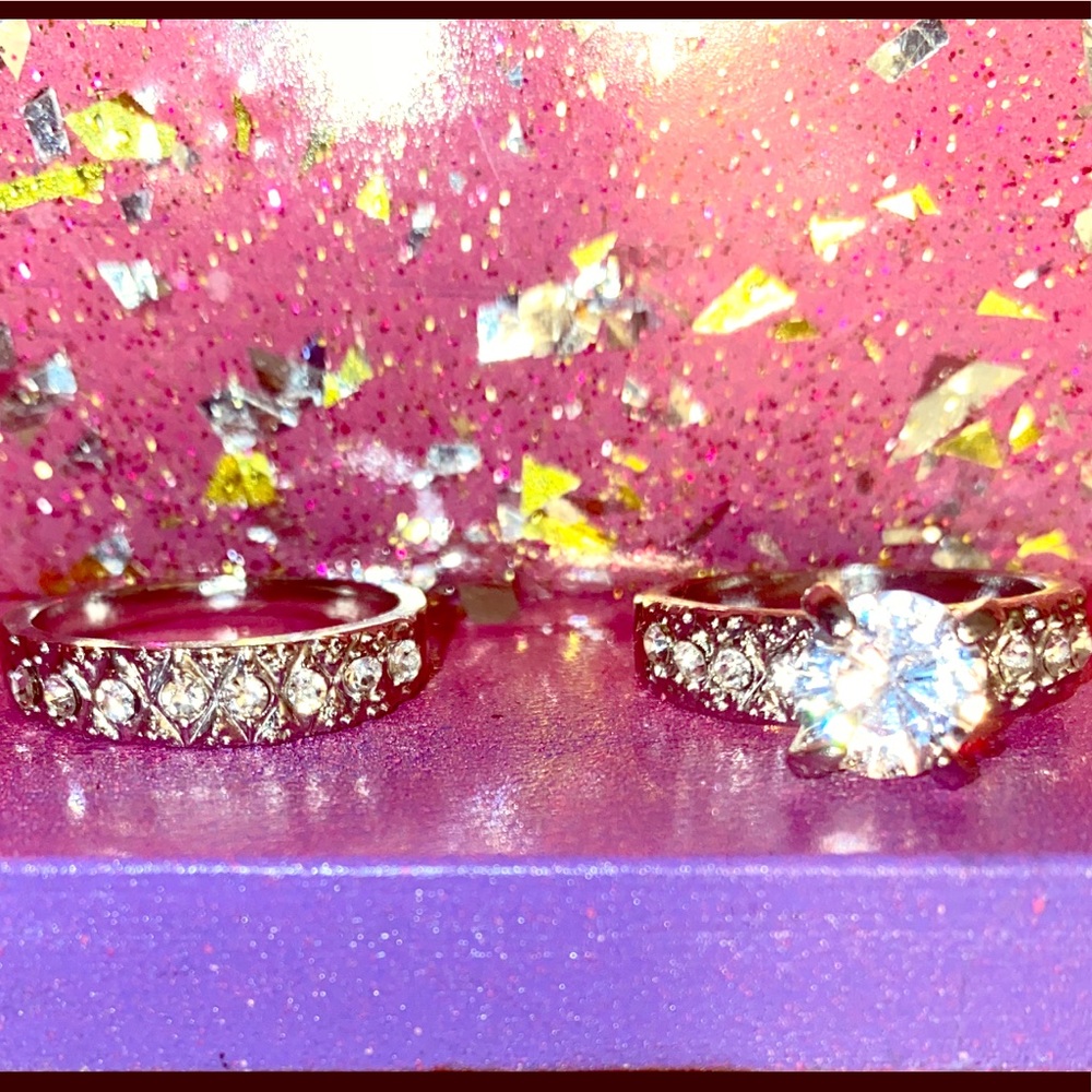 Size 8 DIAMOND ring
